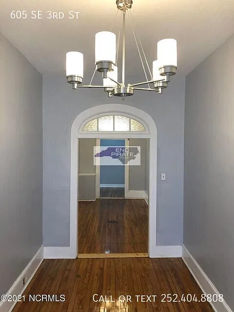 3 bed, $1,200 — Photo 3