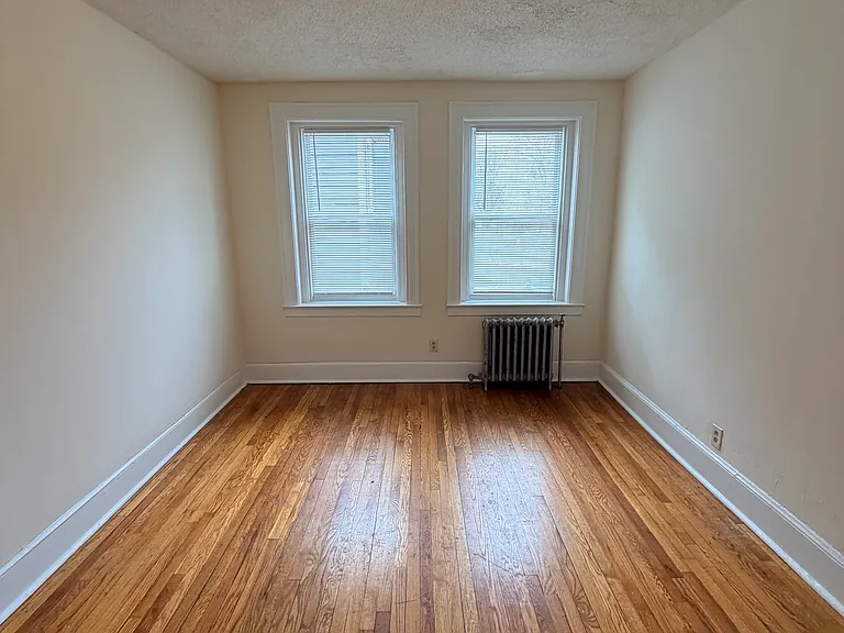 295 Norton St #B8 — Photo 12