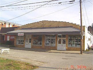4th image of 74 Market St