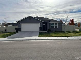 515 W Screech Owl Dr, Kuna, ID 83634