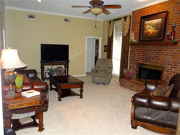 3rd image of 3029 Broken Bow St