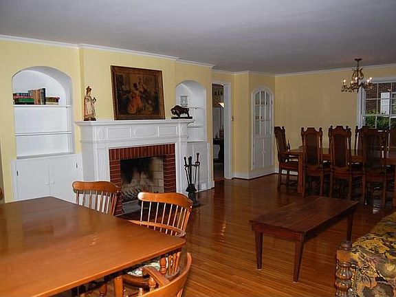 2nd image of 9 Endicott Dr