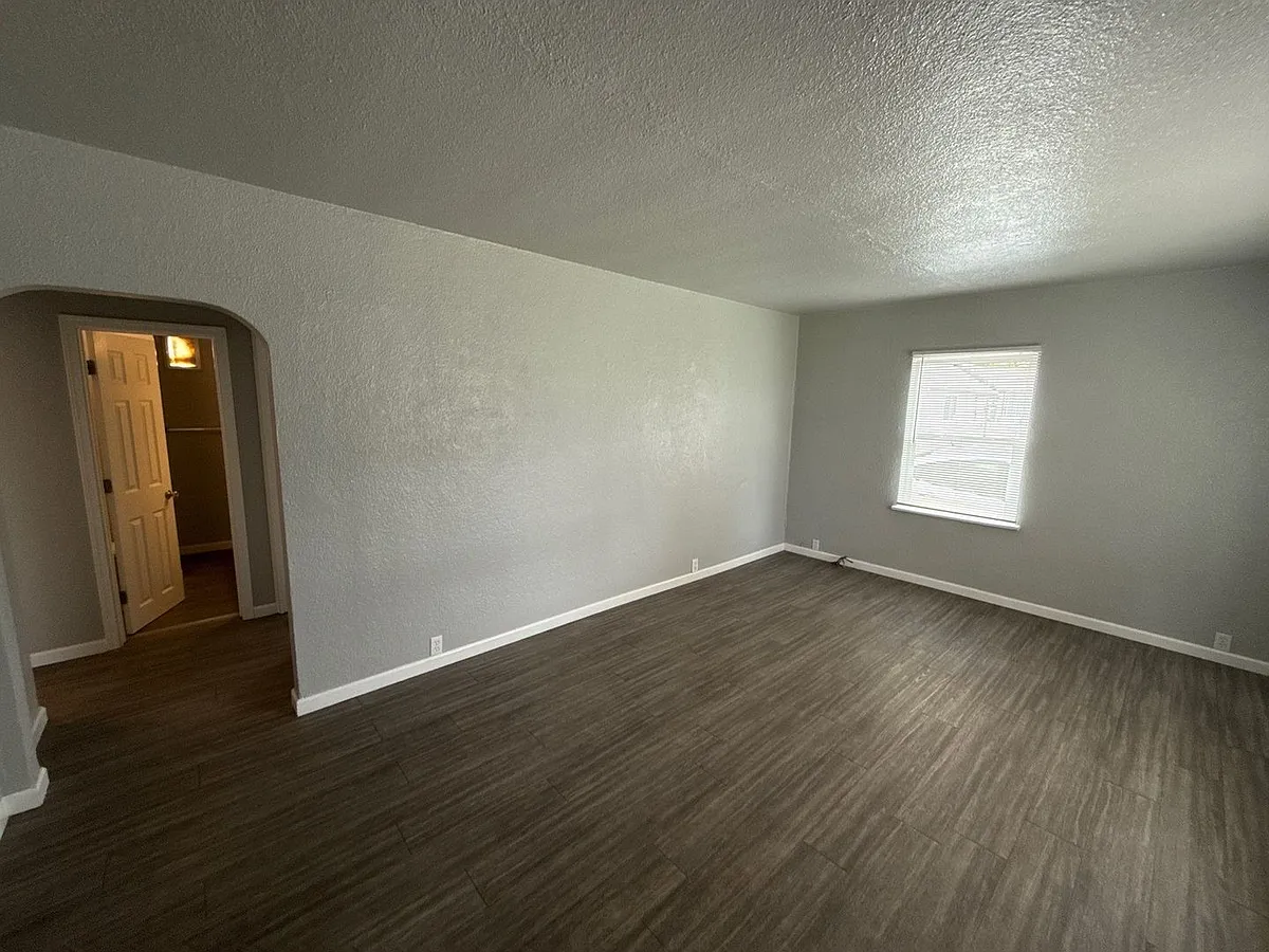 Building Photo - 1237 Nandina St #1