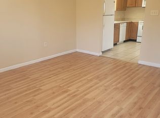 301-3 Greenbriar Rd, Carterville, IL 62918