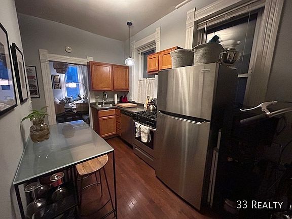 5th image of 1402 N Greenview Ave APT 1F