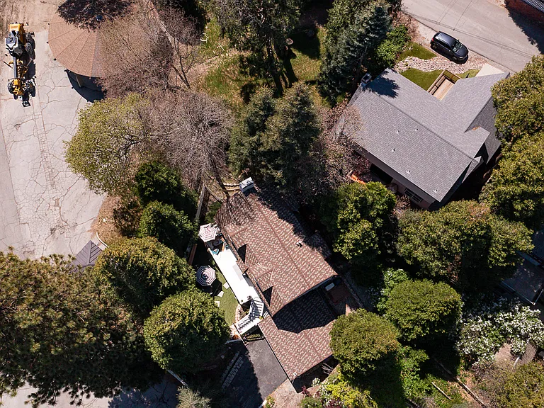220 Oak Dr — Photo 32