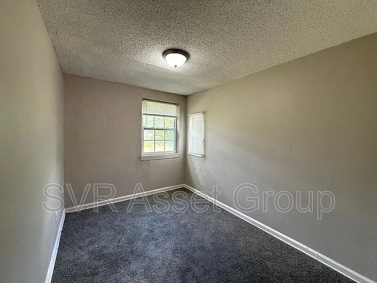 9073 11th Ave — Photo 2