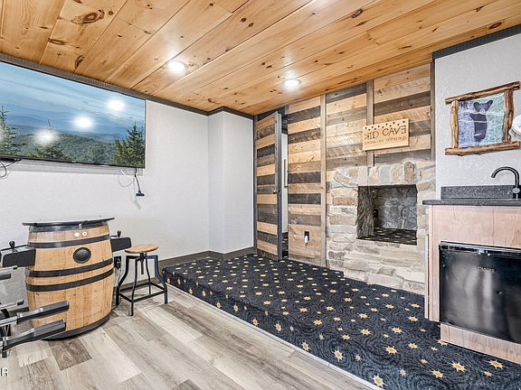 5th image of 1508 Zurich Rd