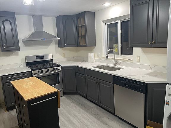 3rd image of 46 Maytide St