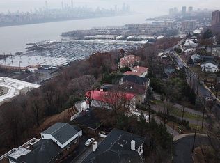 506 Hilltop Ter, Cliffside Park, NJ 07010