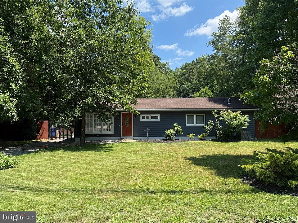 2nd image of 227 Taunton Blvd