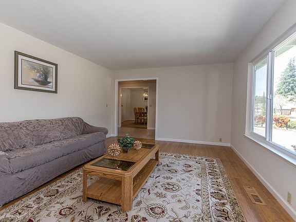 4th image of 6923 Burnside Dr