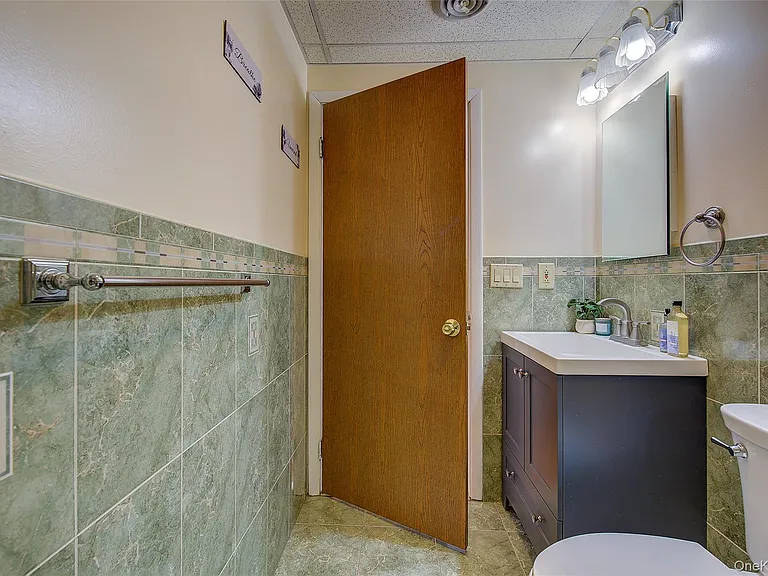 41 Beechwood Ave #HOUSE — Photo 14