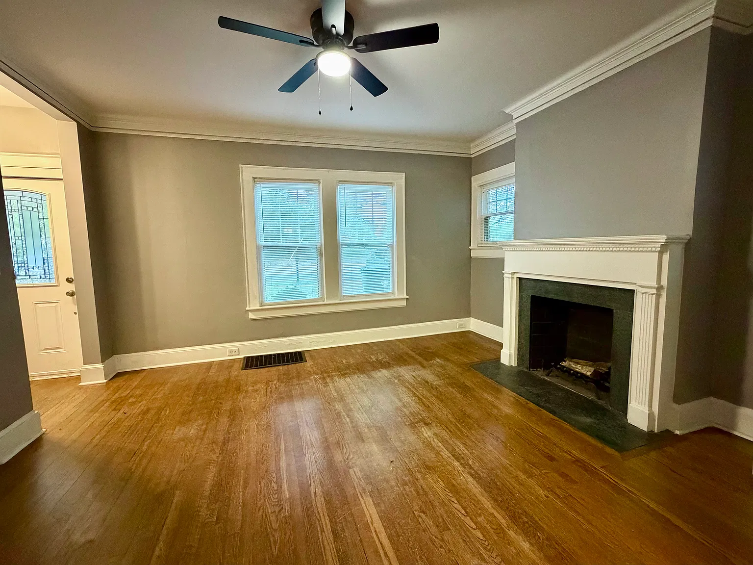 3 bed, 2.5 bath, 1462 sqft, $3,175 — Photo 2