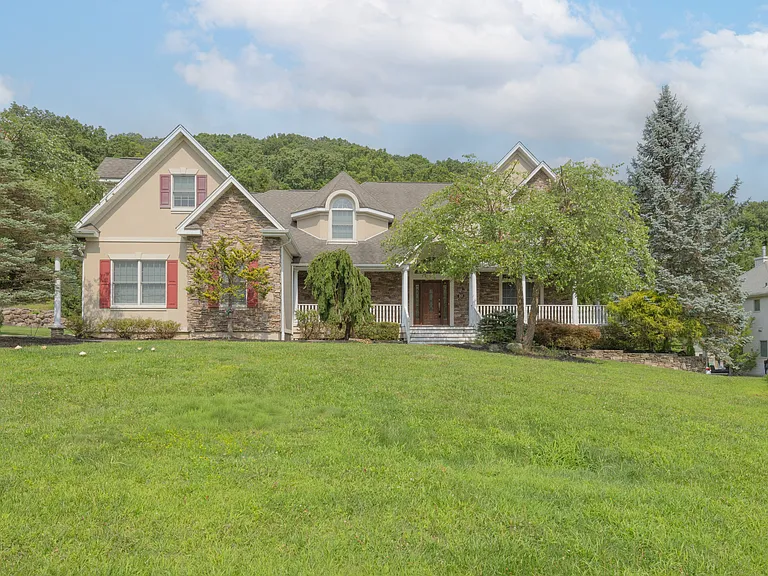 23 Sandyfields Ln — Photo 1