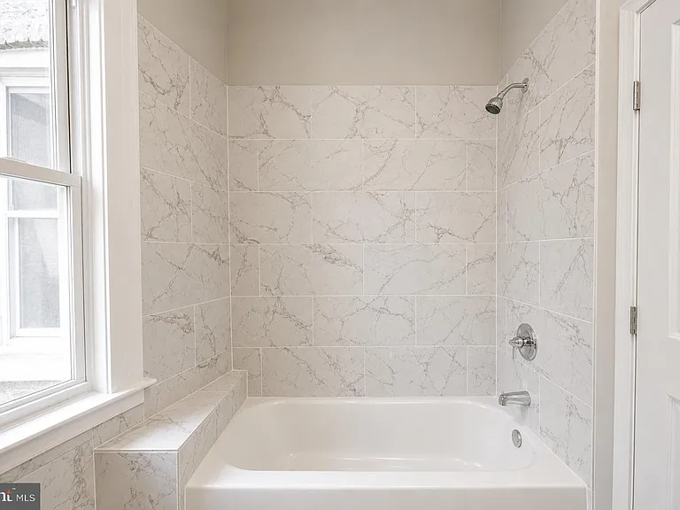 1922 W Baltimore St — Photo 22