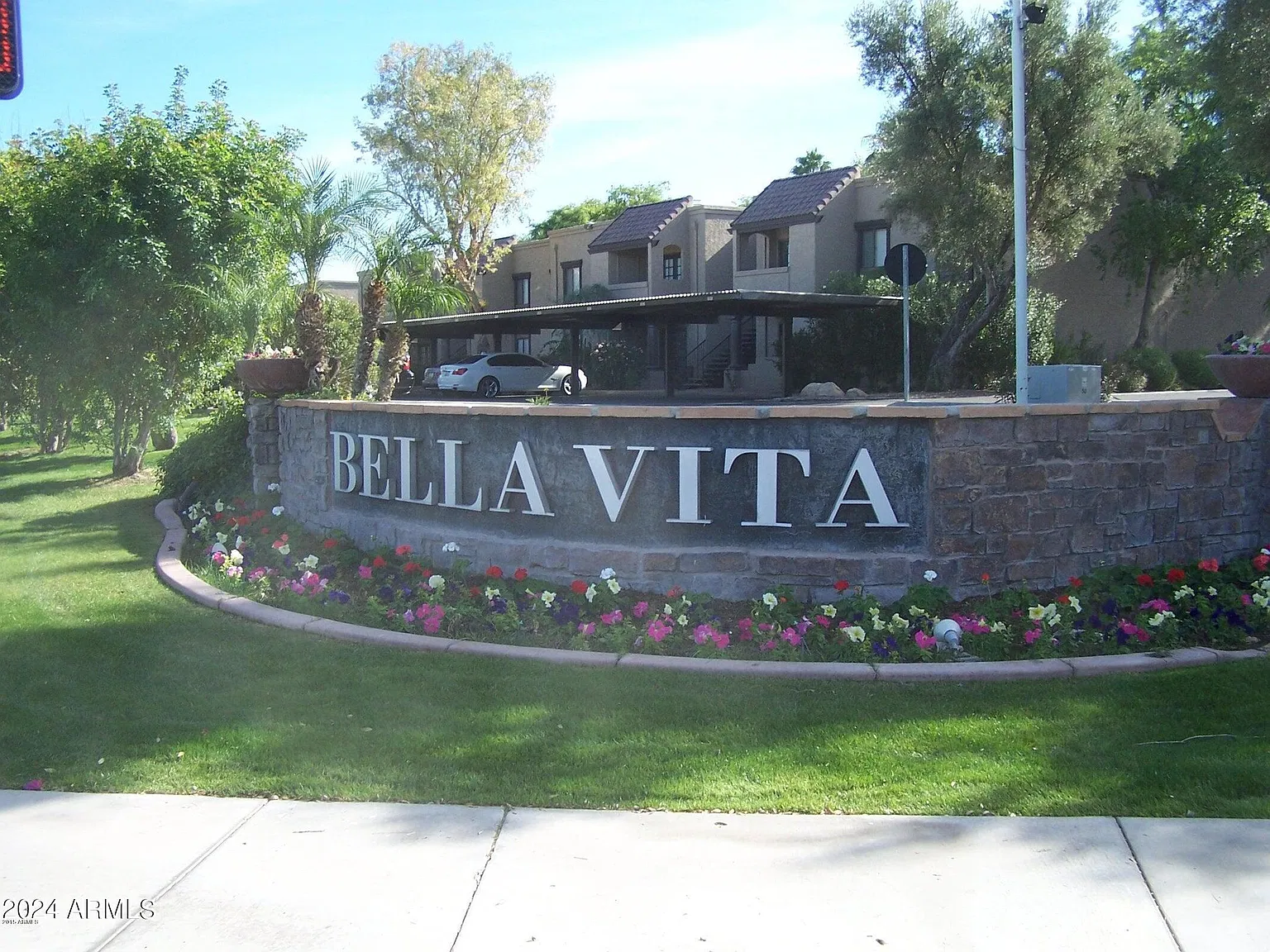 1 bed, 1.0 bath, 560 sqft, $1,300 — Photo 1