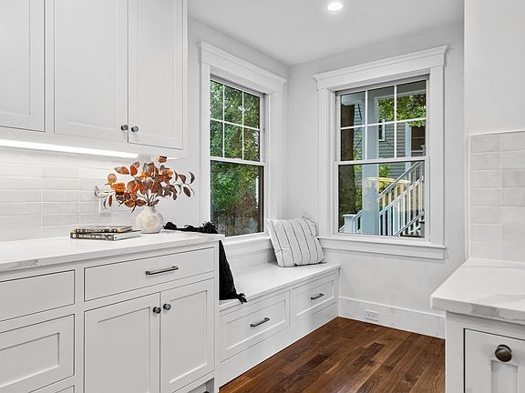 4th image of 143 Coolidge St #1