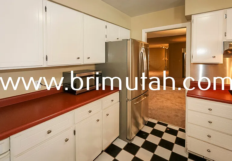 4717 Naniloa Dr — Photo 12