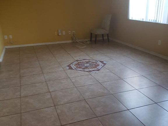 3rd image of 4016 Shawn Cir