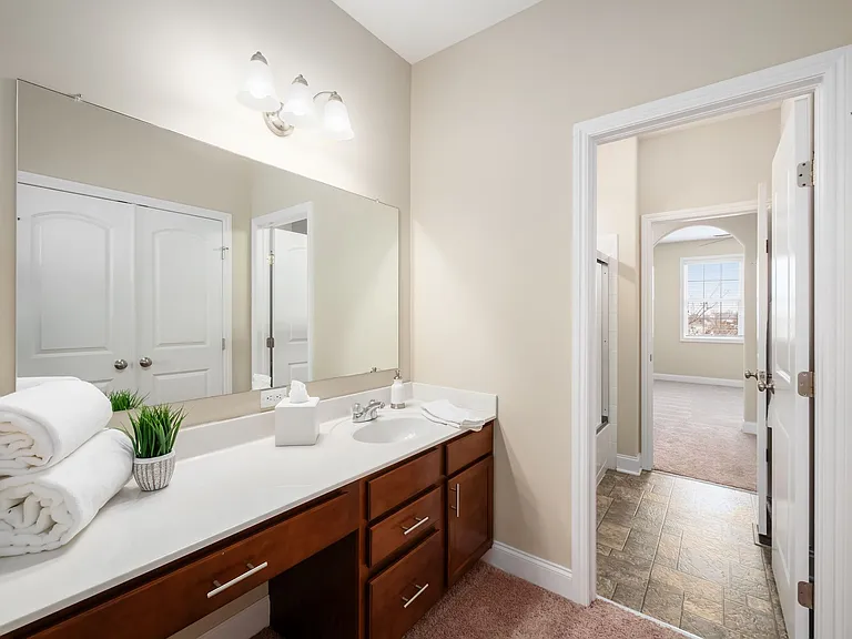 1104 Balmoral Dr #1 — Photo 41