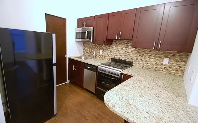 Rented by REAL New York | media 21