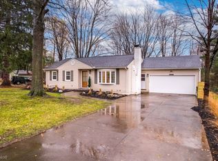1237 Rose Circle Dr, Barberton, OH