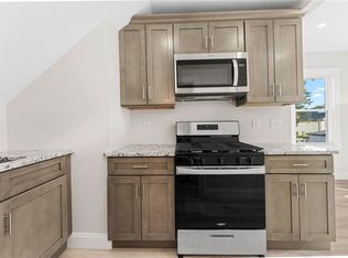 127 Owen Ave FLOOR 2, Pawtucket, RI 02860