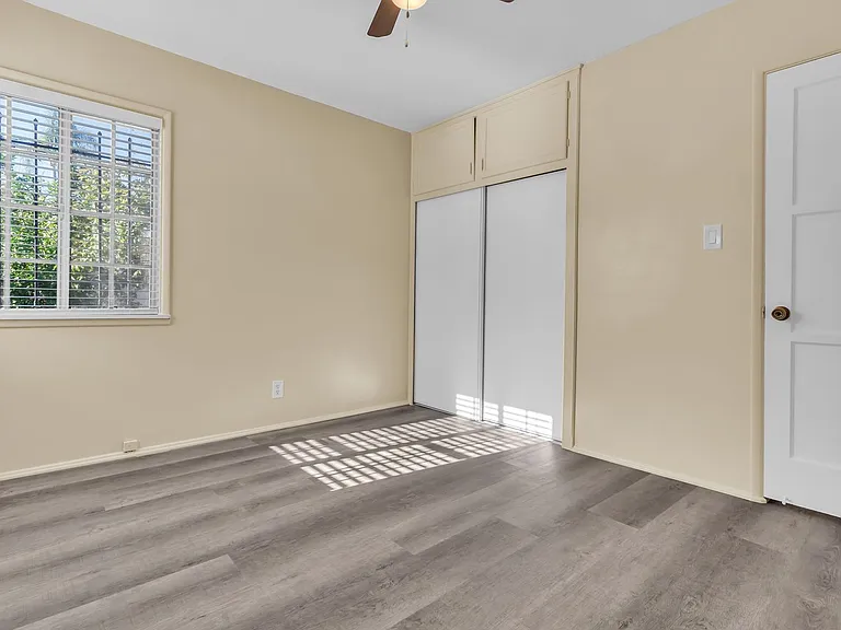 1239 W Carlton Pl — Photo 15
