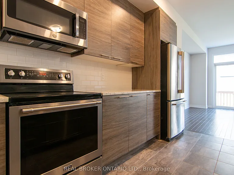 1022 Kijik Cres — Photo 9