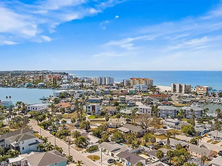 14024 N Bayshore Dr — Photo 47