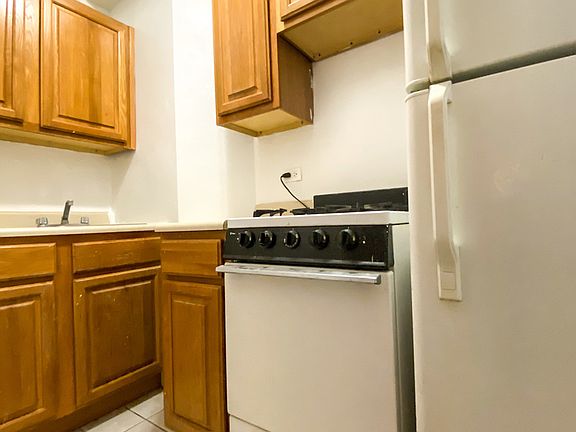 4th image of 455 W 34th St #7HH
