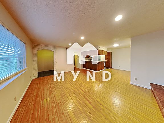 3rd image of 4137 Apostolo Cir #1