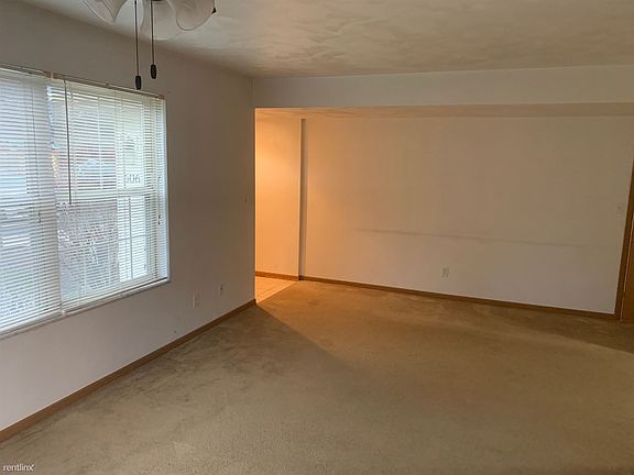 4th image of 606 White Valley Dr