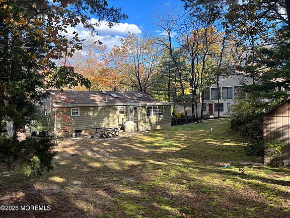 4th image of 824 S Lake Drive