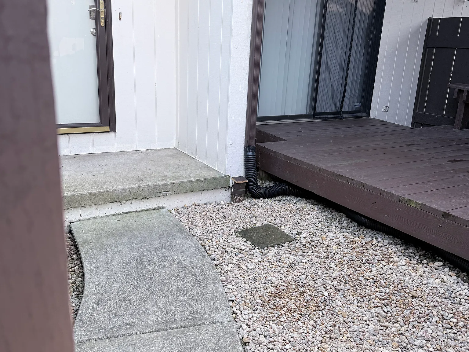 2 bed, 1.5 bath, 1296 sqft, $1,750 — Photo 2