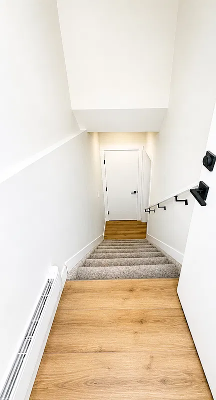 2 bed, 1.0 bath, $1,350 — Photo 2