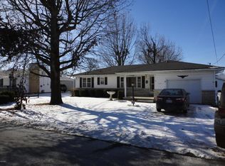 1104 N McLaren St, Marion, IL 62959