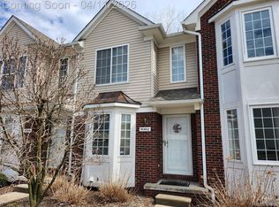 50642 Woodbury Dr, New Baltimore, MI