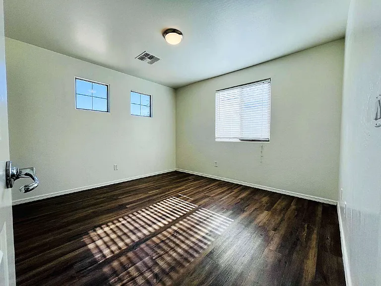 7216 N 72nd Dr — Photo 35