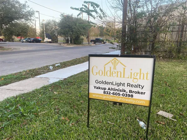 3848 Mainer St, Houston, TX 77021