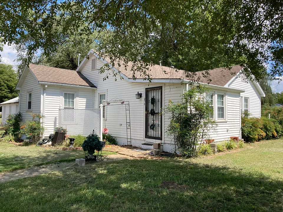 448 Crowe St