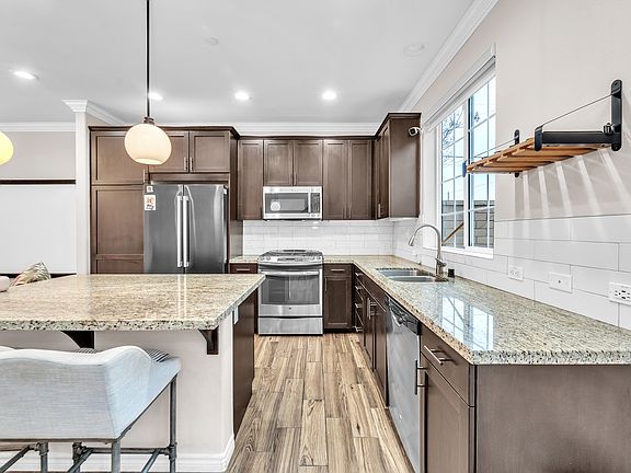 4th image of 1073 W 228th St