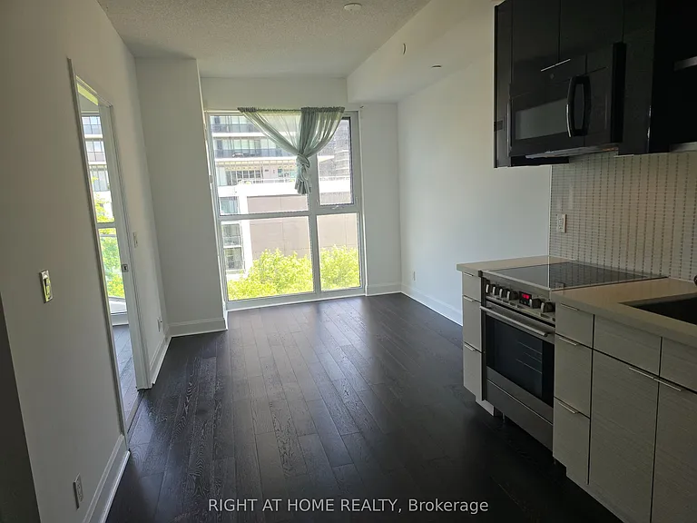 33 Shore Breeze Dr #405 — Photo 3