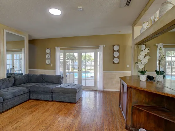 1030 NW 179th Avenue, Pembroke Pines, FL 33029