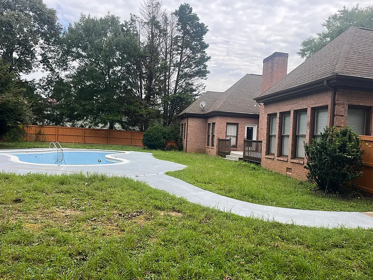 1521 Highway 74 S — Photo 15