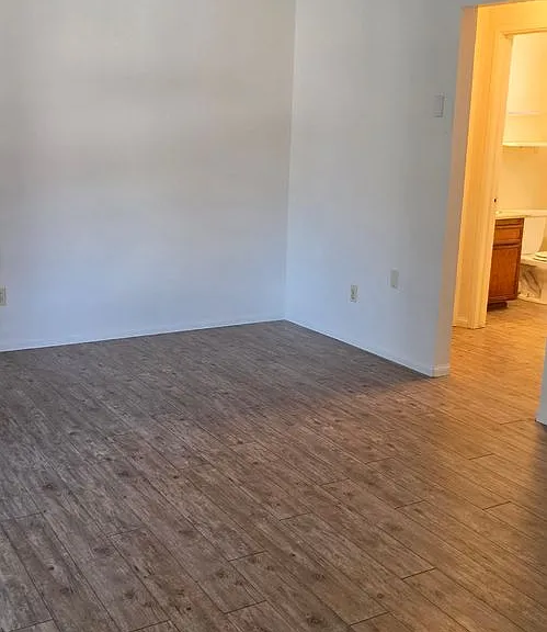 3411 Spring St — Photo 5