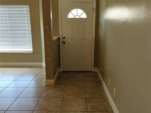 3rd image of 1503 & 1505 SW 48th Ter