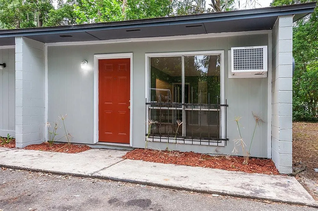 1 bed, 1.0 bath, 612 sqft, $900 — Photo 2