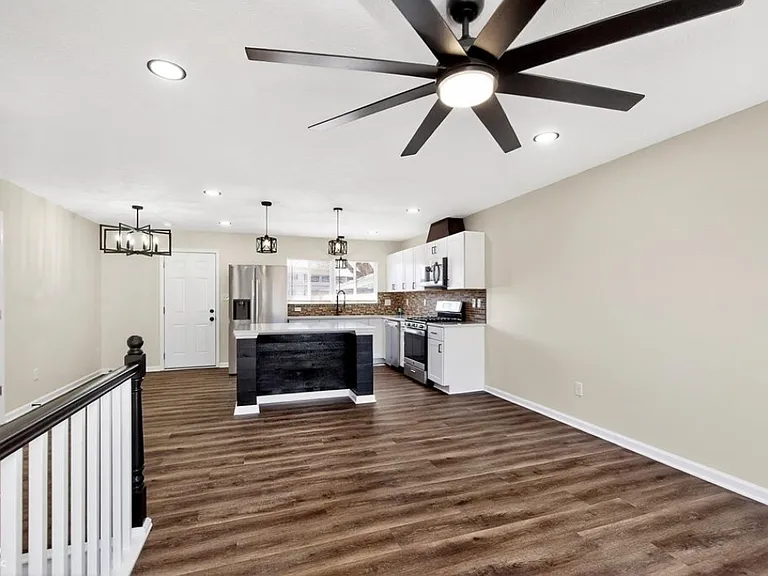 5625 Gateway Dr — Photo 9